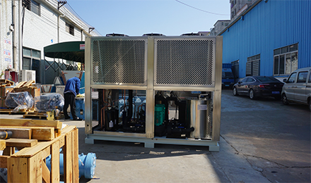 首次安裝冷水機(jī)需要注意什么?安裝工業(yè)冷水機(jī)注意事項(xiàng)有哪些?