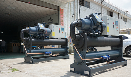 螺桿式冷水機是由哪些組成?